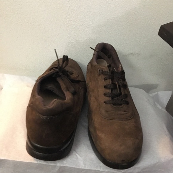 CANSFIELD BROWN SHOES 9 1/2 - Picture 3 of 4